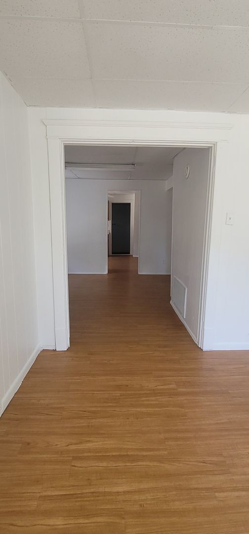 Foto del edificio - 352 E 2nd St