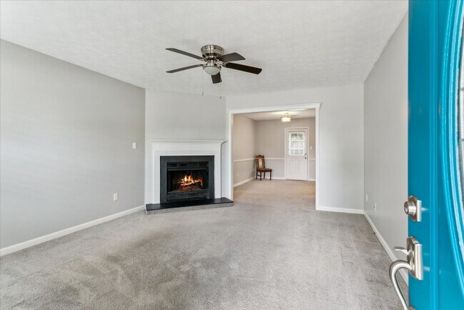 Building Photo - Modern & Move In Ready Rancher!