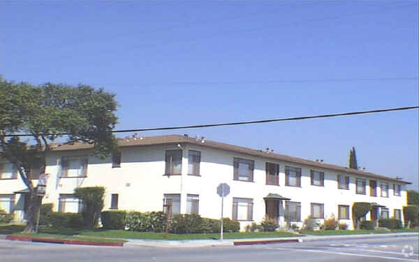 Building Photo - 300 N 3rd St