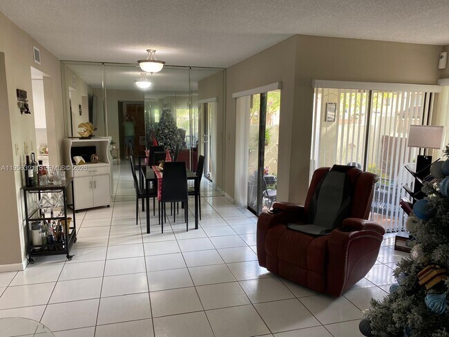 Foto del edificio - 9070 SW 125th Ave