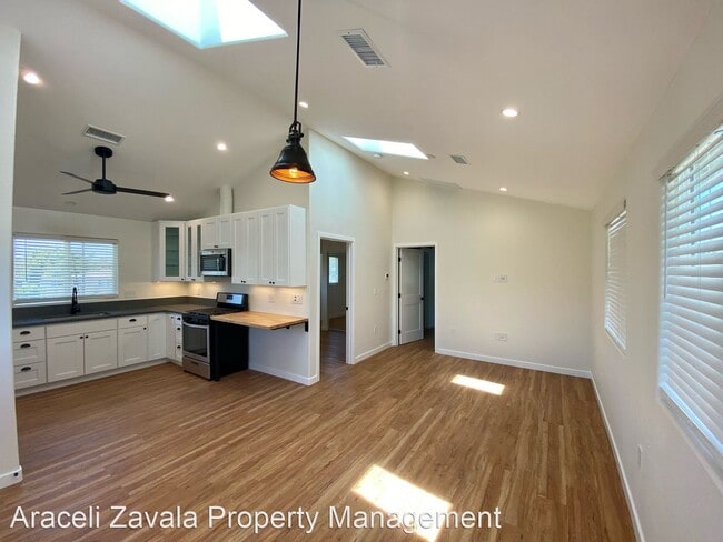 Building Photo - 2 br, 2 bath House - 452 W Los Angeles Dr #1
