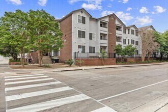 Building Photo - 501 W 26th St