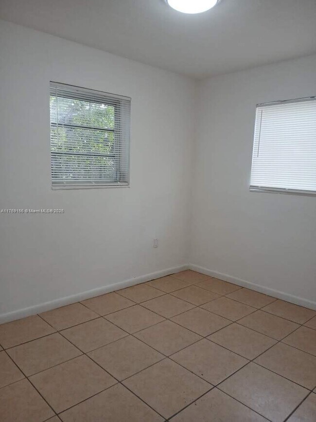 Foto del edificio - 3 bedroom in Hollywood FL 33024