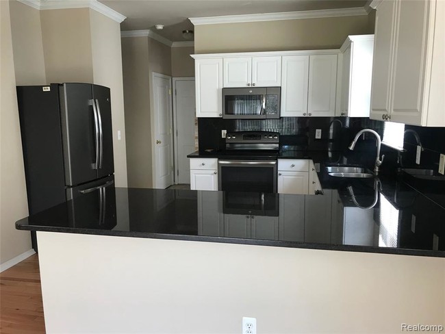 Building Photo - 22620 Trillium Dr