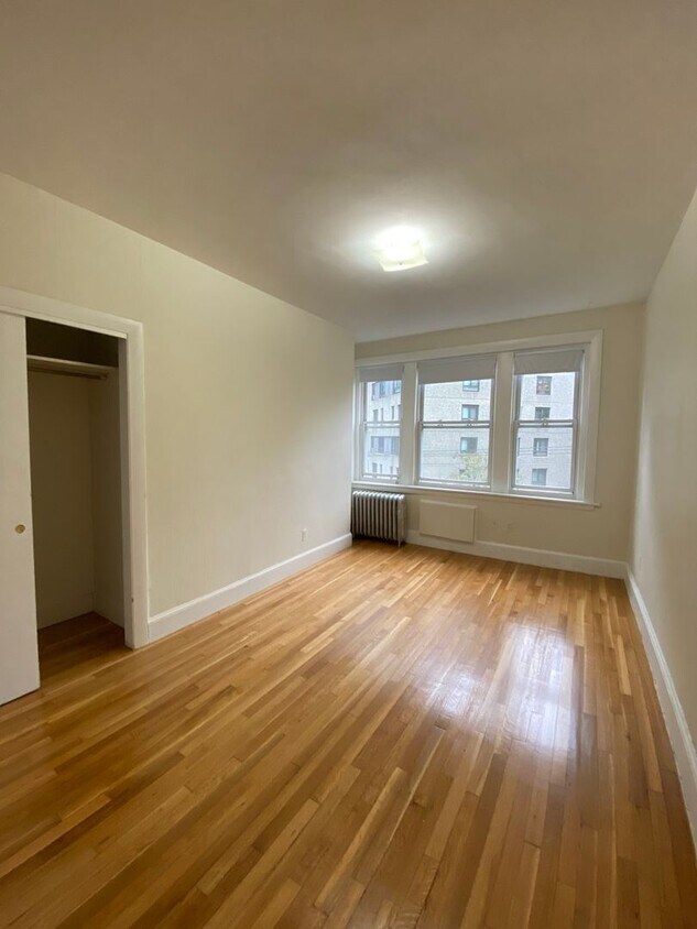 Building Photo - 43 Lancaster Terrace