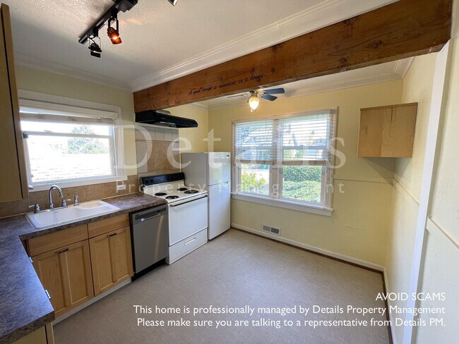 Foto del edificio - Charming 2BR, 1BA house With Loft & Office