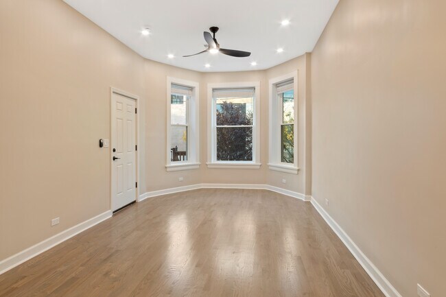 Foto del edificio - 2653 W Hirsch St