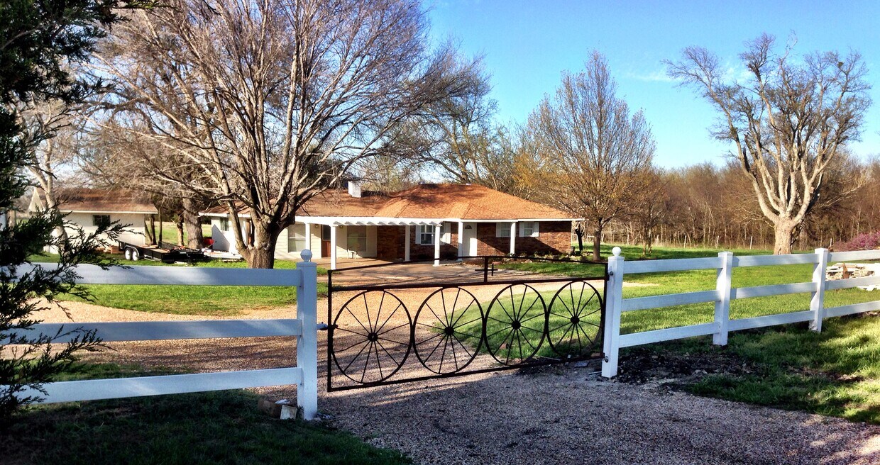 9367 FM 902, Howe, TX 75459 House Rental in Howe, TX