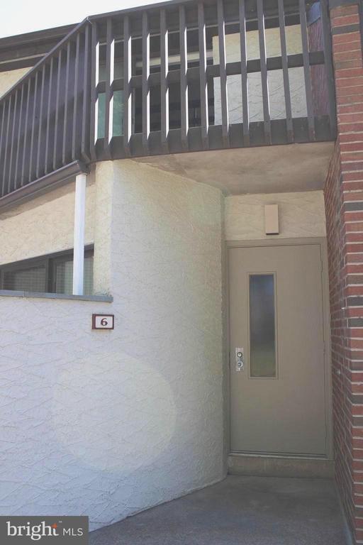 Building Photo - 1074 Lancaster Blvd