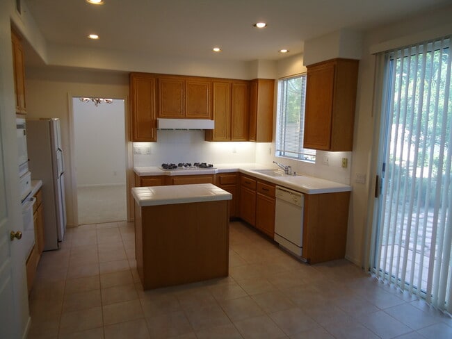 Building Photo - Large 4 bed, 2.5 bath Carmel Valley Home in Beautiful Cul-de-sac!
