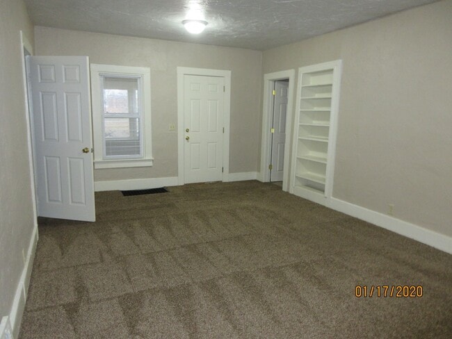 Foto del edificio - 2103 Carlton Ave
