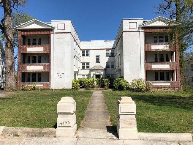 Building Photo - 4135 Roland Ave