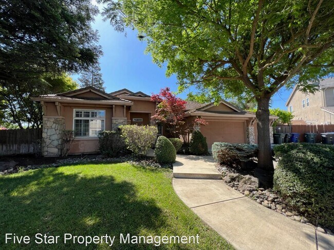 Foto del edificio - 5 br, 3 bath House - 5704 Trailwood Ct