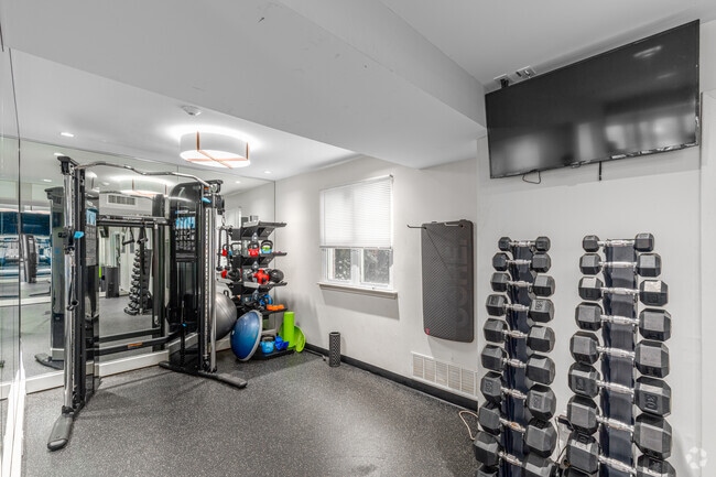 Fitness Center - Meetinghouse Apartments & Townhouses