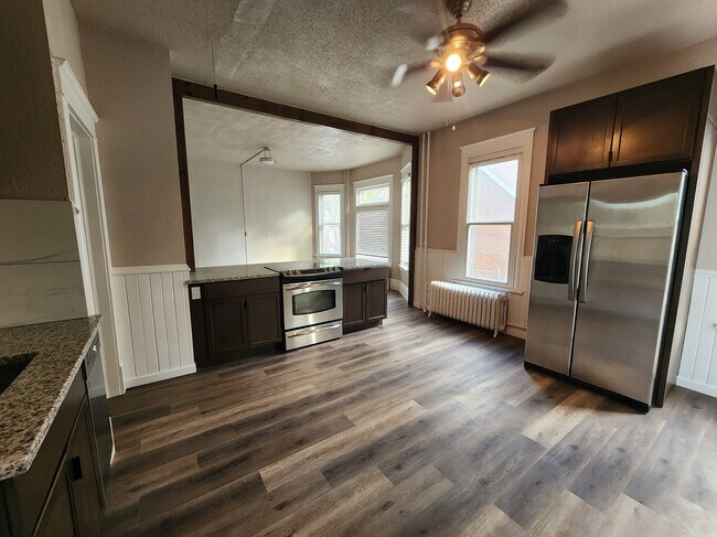 Cocina - 2717 Aldrich Ave N