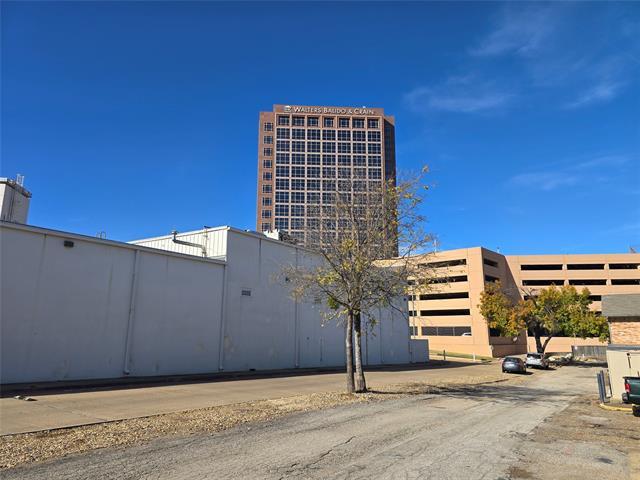 Building Photo - 8071 Meadow Rd