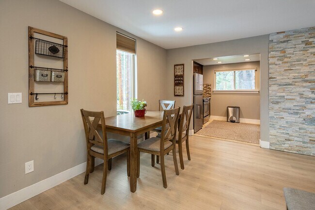 Foto del edificio - Tahoe Donner- Long Term Rental $2900