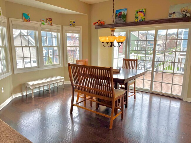 Building Photo - 301 Osona Ln