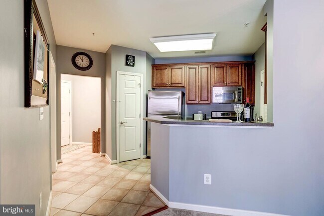 Photo - 21228 McFadden Sq Apartment