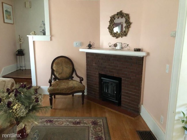 Building Photo - 3 br, 1 bath House - 724 Woodbine Street