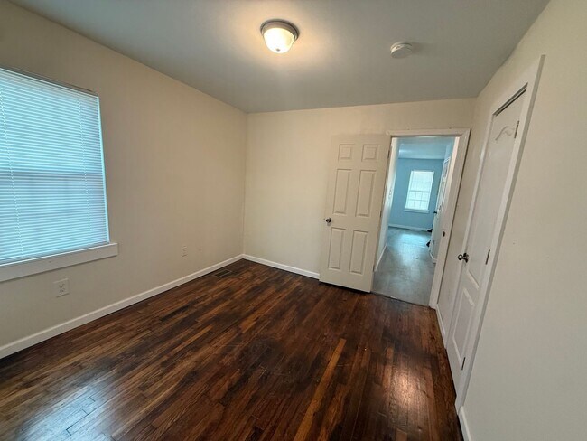 Foto del edificio - 709 Denby St SW