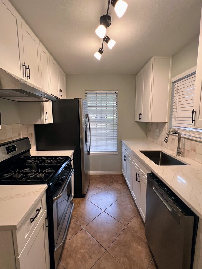 Cocina - 10623 Golden Quail Dr