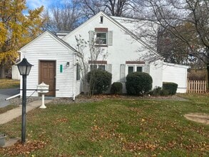 Building Photo - 1810 Chatham Dr