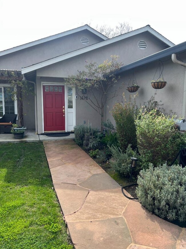 Building Photo - 1478 Maddux Dr