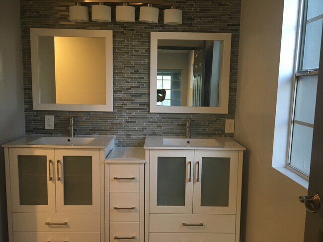 Foto del edificio - 3462 Floyd Ter