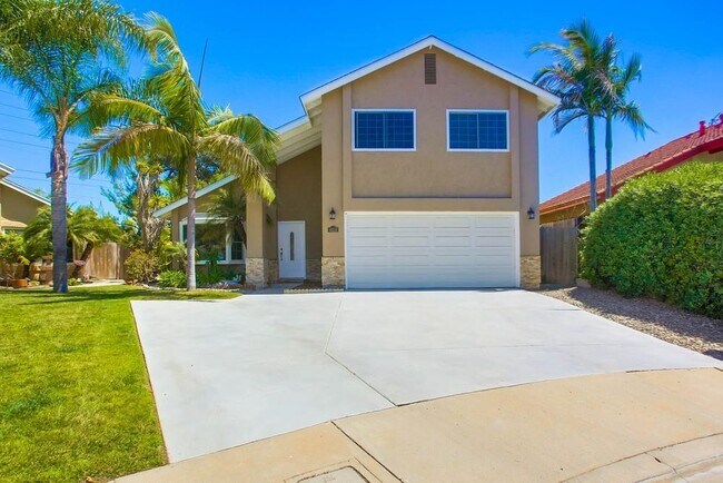 Building Photo - 4818 Royal Greens Pl