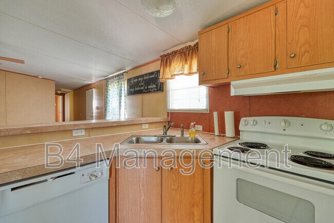 Foto del edificio - 242 Dutchman Creek Road