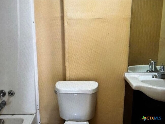 Foto del edificio - 702 San Antonio Ave