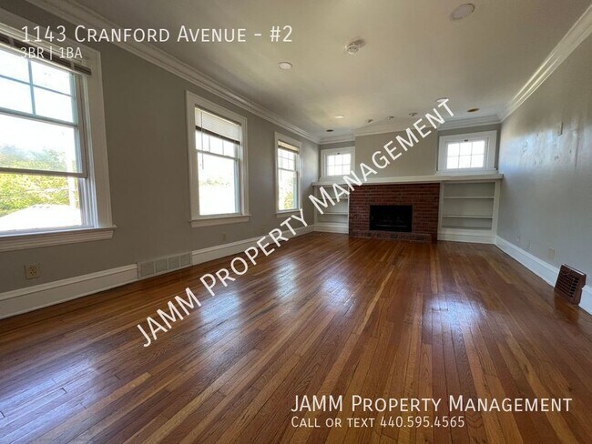 Building Photo - 3-bedroom Beautiful Upper Duplex Unit in L...