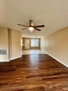 Foto del edificio - 1718 Murray Creek Dr