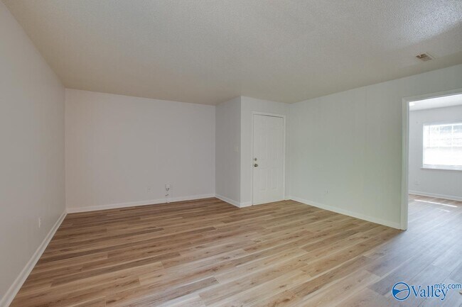 Foto del edificio - 4906 Cotton Row NW