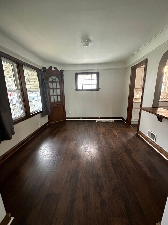 Foto del edificio - 4390 W 60th St
