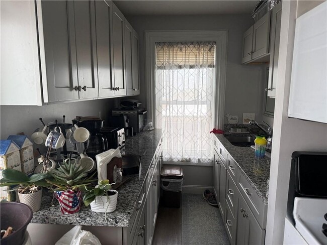 Building Photo - 251 High St