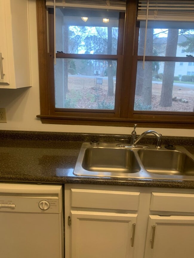 Building Photo - 4808-4810