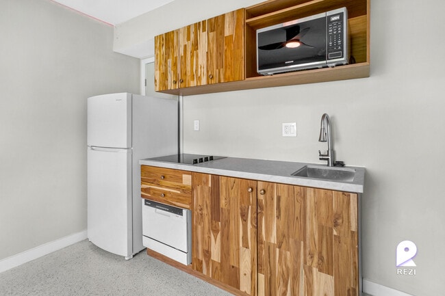 Foto del edificio - 750 SW 5th St