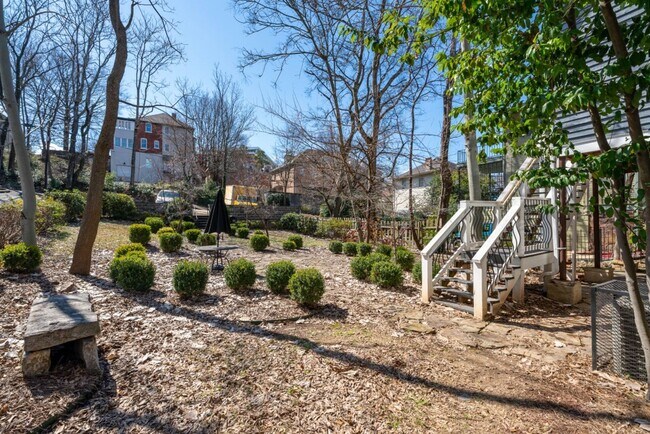 Foto del edificio - Beautiful 3BR in Birmingham’s Historic Highlands – Don't Miss Out!