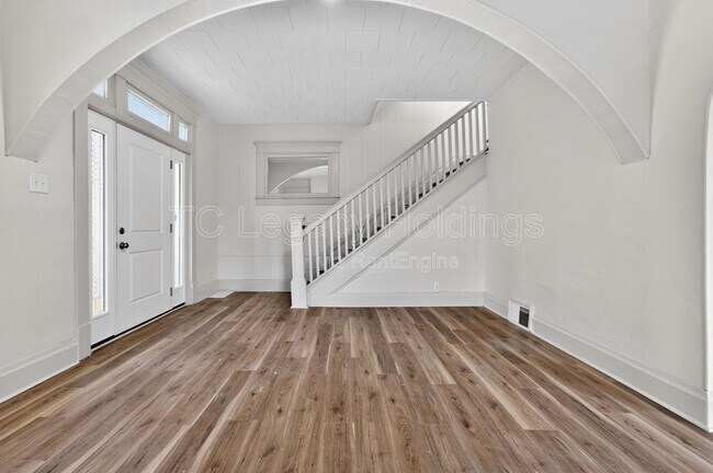 Foto del edificio - 1409 Hamill Ave