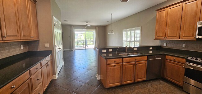 Building Photo - 13512 Little Gem Cir