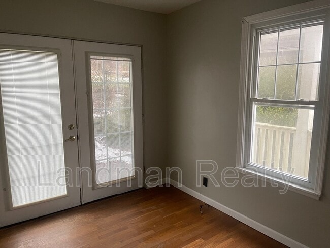 Photo - 323 Idlewood Rd House