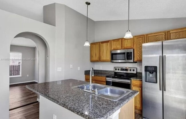 Foto del edificio - 2110 Whispering Trails Blvd