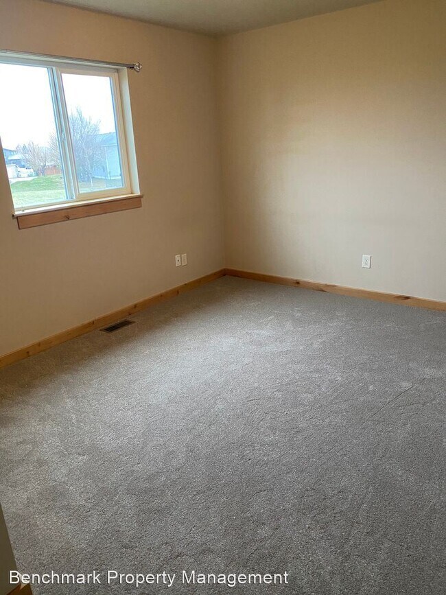 Building Photo - 3 br, 2.5 bath House - 1015 Idaho Unit B