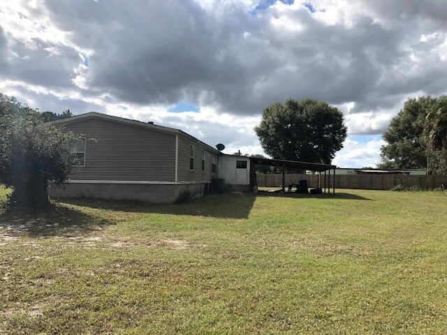 Building Photo - 725 Johnson Lake Rd