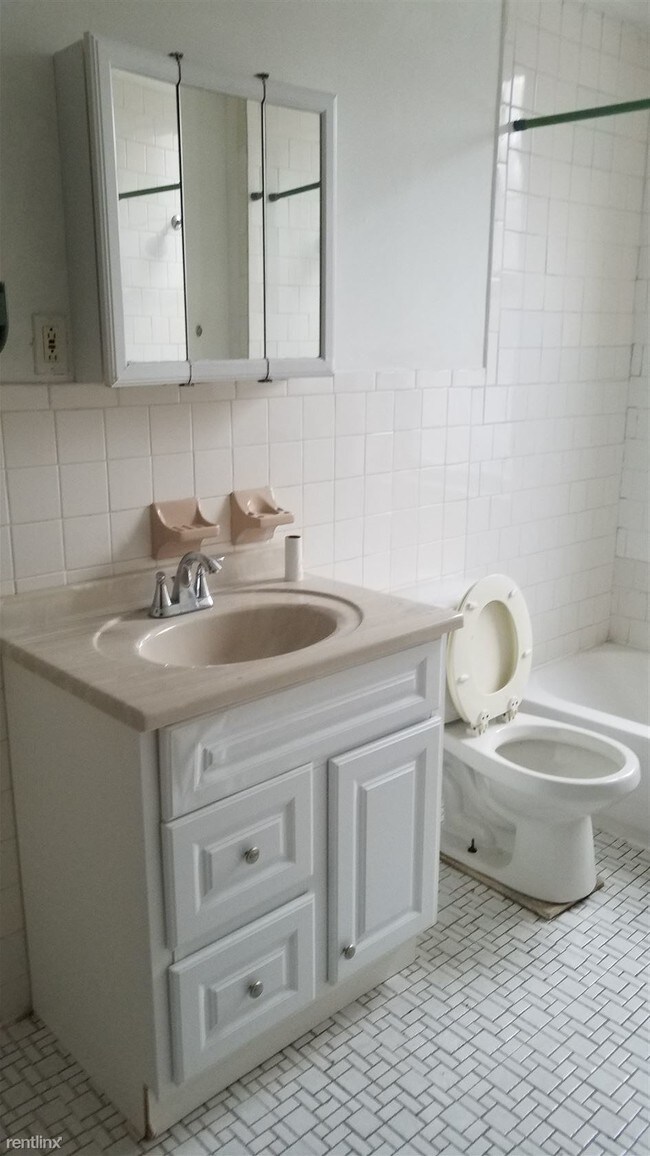 Building Photo - 2 br, 1 bath  - 31 Marcus Garvey Blvd