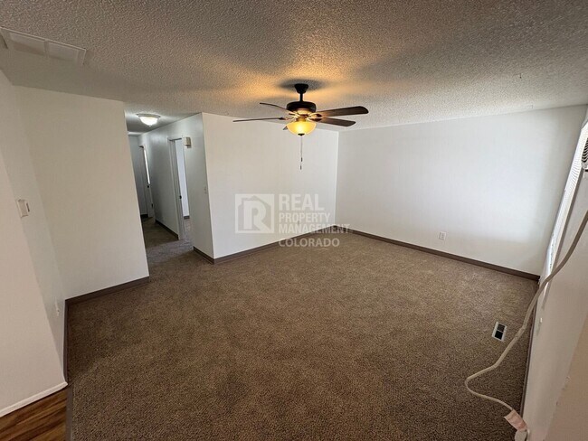 Building Photo - 564 Jocelyn Dr