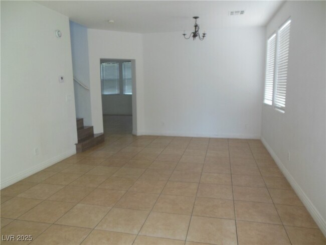 Foto del edificio - 6536 Hillside Pine St