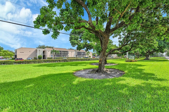Foto del edificio - 7173 Orange Dr